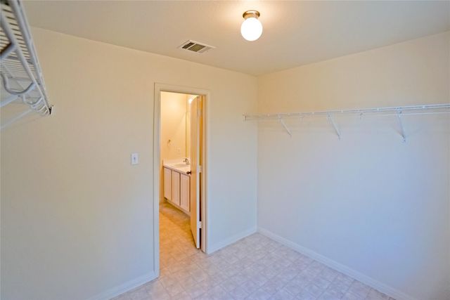 714 Lavaca LOOP, Elgin, TX 78621