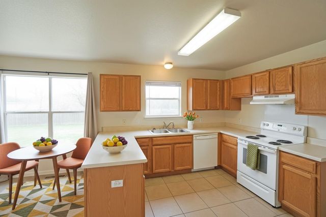 714 Lavaca LOOP, Elgin, TX 78621