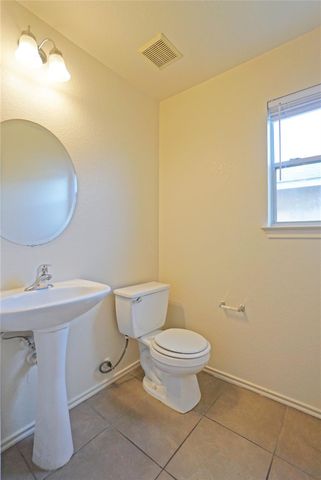 714 Lavaca LOOP, Elgin, TX 78621