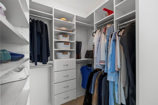 1401 SW 22nd St 1401, Miami, FL 33145