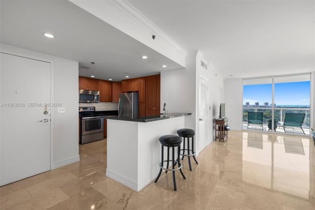 1401 SW 22nd St 1401, Miami, FL 33145