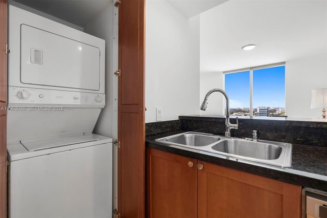 1401 SW 22nd St 1401, Miami, FL 33145