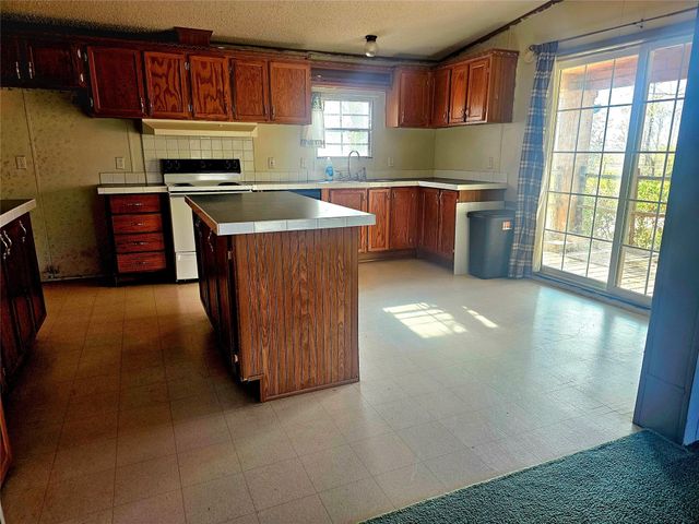 1348 County Road 239, Wharton, TX 77488