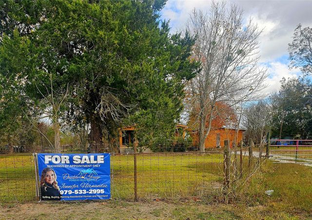 1348 County Road 239, Wharton, TX 77488