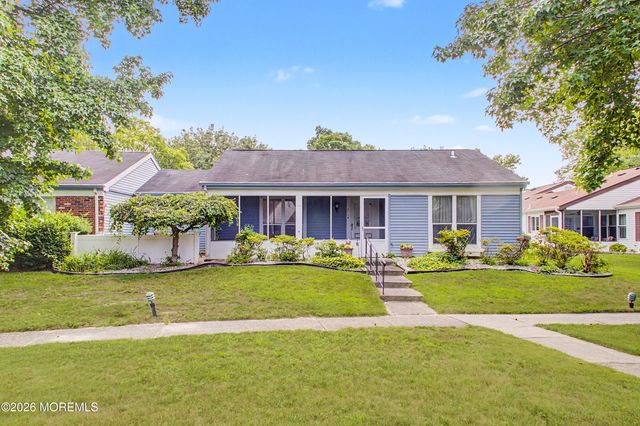 871 Liverpool Circle B, Manchester, NJ 08759
