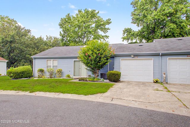 871 Liverpool Circle B, Manchester, NJ 08759