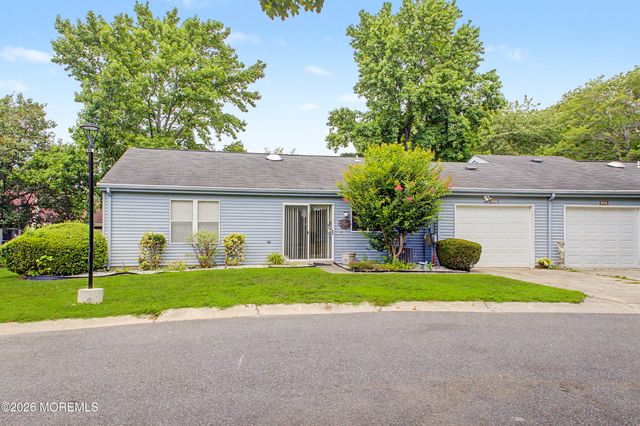 871 Liverpool Circle B, Manchester, NJ 08759