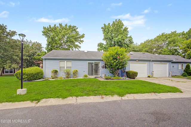 871 Liverpool Circle B, Manchester, NJ 08759