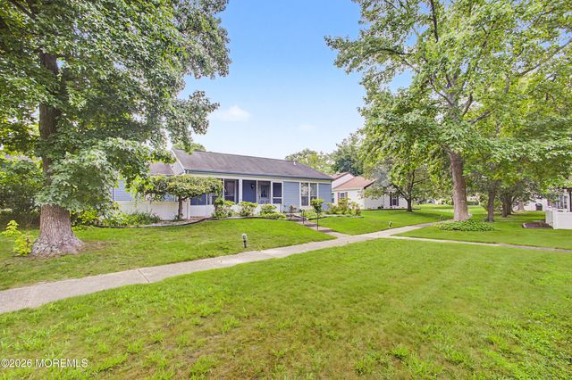 871 Liverpool Circle B, Manchester, NJ 08759