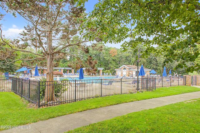 871 Liverpool Circle B, Manchester, NJ 08759
