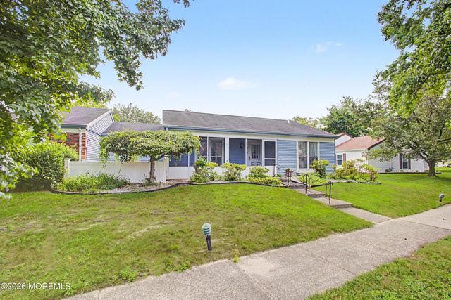 871 Liverpool Circle B, Manchester, NJ 08759