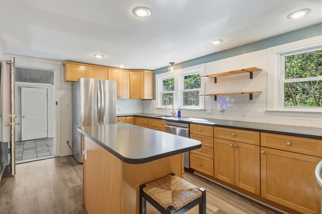 16 Hunting Lane, Wilbraham, MA 01095