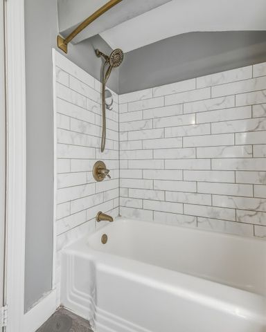 16 Hunting Lane, Wilbraham, MA 01095