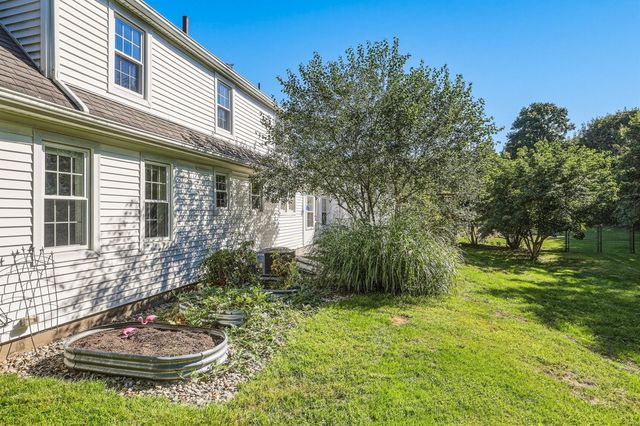 16 Hunting Lane, Wilbraham, MA 01095