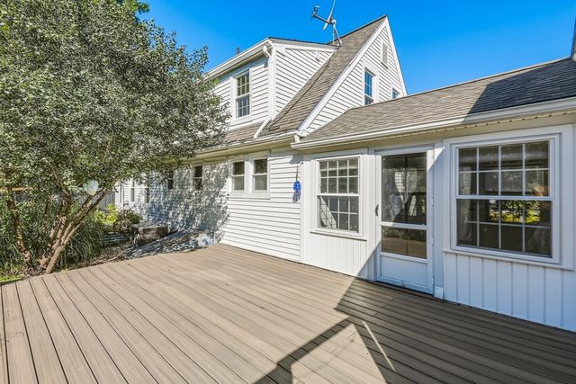 16 Hunting Lane, Wilbraham, MA 01095