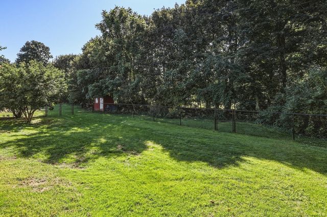 16 Hunting Lane, Wilbraham, MA 01095