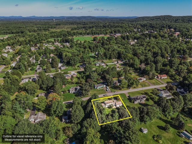 16 Hunting Lane, Wilbraham, MA 01095