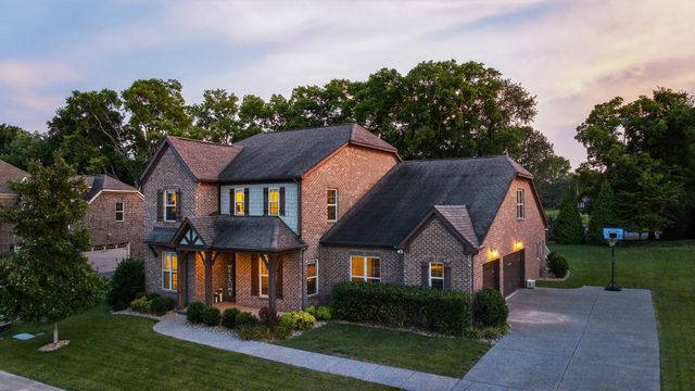 1111 Vinings Blvd, Gallatin, TN 37066