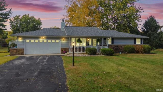 602 Forsythia St SE Common, Demotte, IN 46310