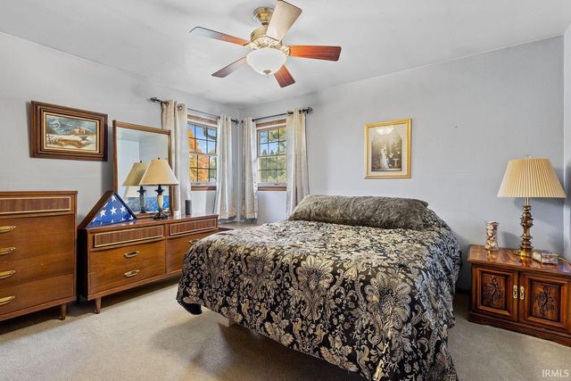 602 Forsythia St SE Common, Demotte, IN 46310