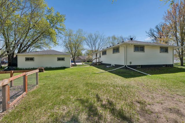6788 Cedar Street, North Branch, MN 55056