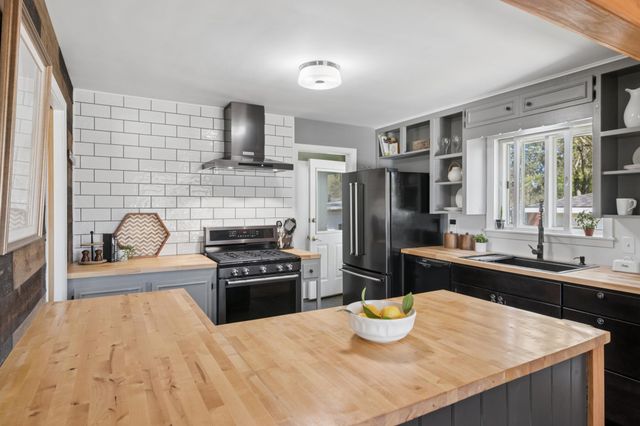 6788 Cedar Street, North Branch, MN 55056