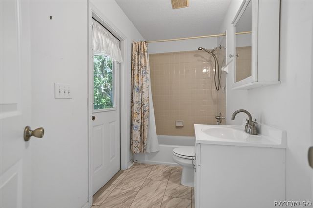 7947 W Venable Street, Crystal River, FL 34429