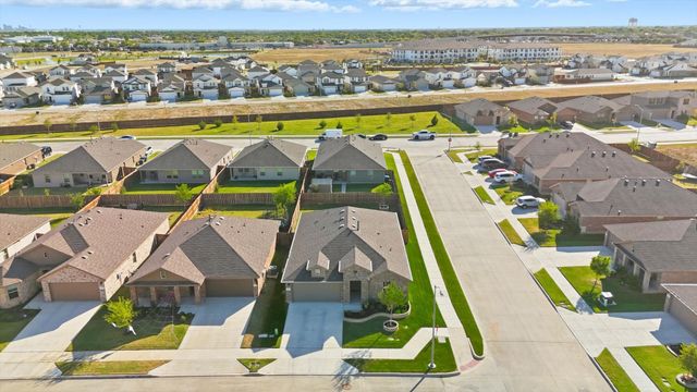 633 Captree Lane, Fort Worth, TX 76131