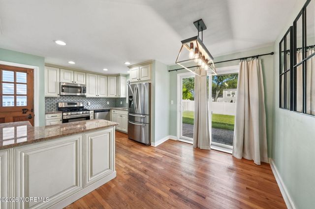 43 Salem Lane, Little Silver, NJ 07739