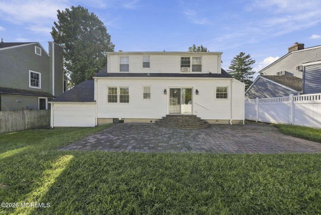 43 Salem Lane, Little Silver, NJ 07739