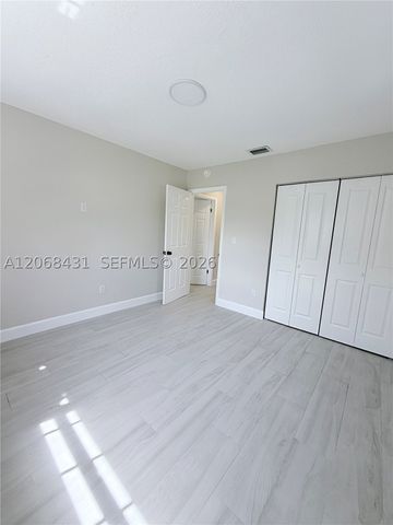 4492 NW 180th St, Miami Gardens, FL 33055