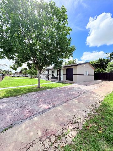 4492 NW 180th St, Miami Gardens, FL 33055