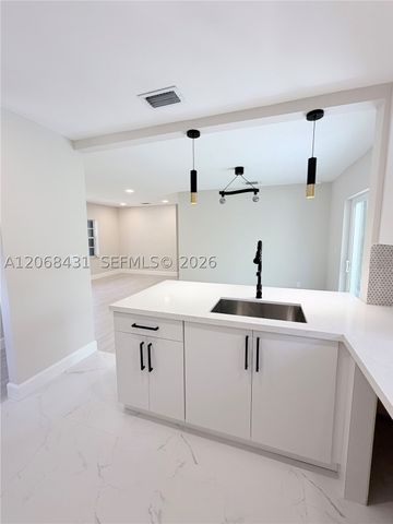 4492 NW 180th St, Miami Gardens, FL 33055