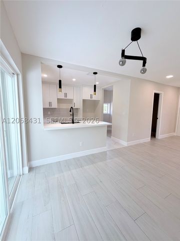4492 NW 180th St, Miami Gardens, FL 33055