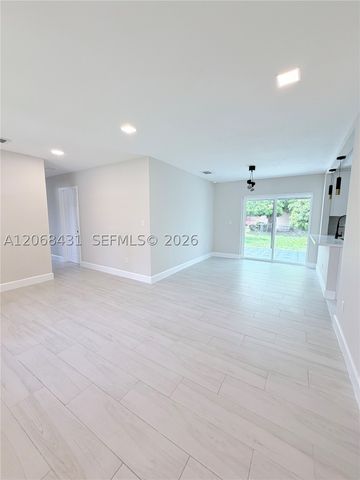4492 NW 180th St, Miami Gardens, FL 33055