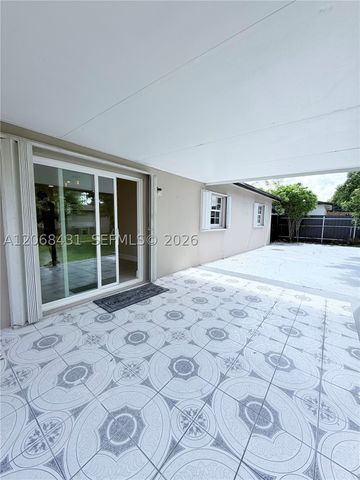 4492 NW 180th St, Miami Gardens, FL 33055