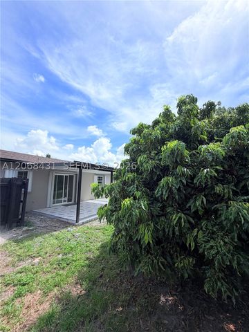 4492 NW 180th St, Miami Gardens, FL 33055