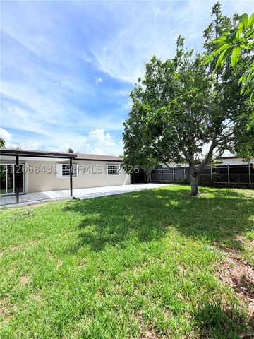 4492 NW 180th St, Miami Gardens, FL 33055