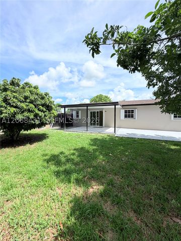 4492 NW 180th St, Miami Gardens, FL 33055