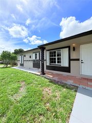 4492 NW 180th St, Miami Gardens, FL 33055