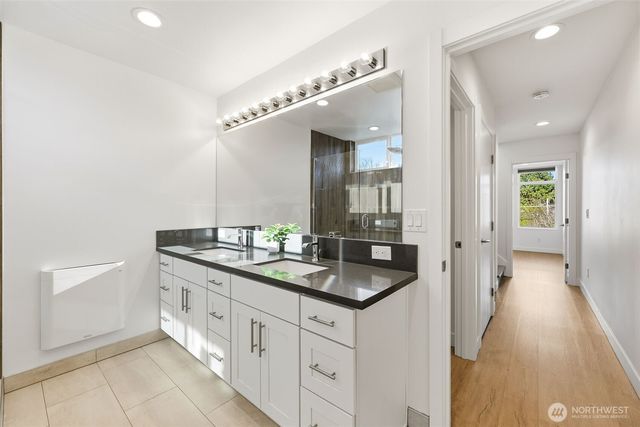 1055 S Cloverdale Street, Seattle, WA 98108