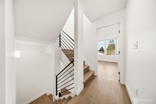 1055 S Cloverdale Street, Seattle, WA 98108