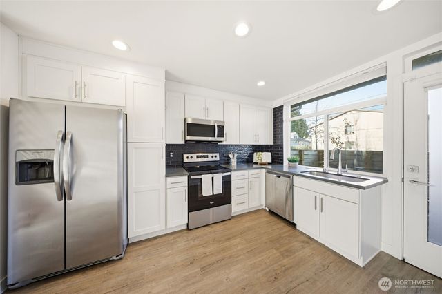 1055 S Cloverdale Street, Seattle, WA 98108