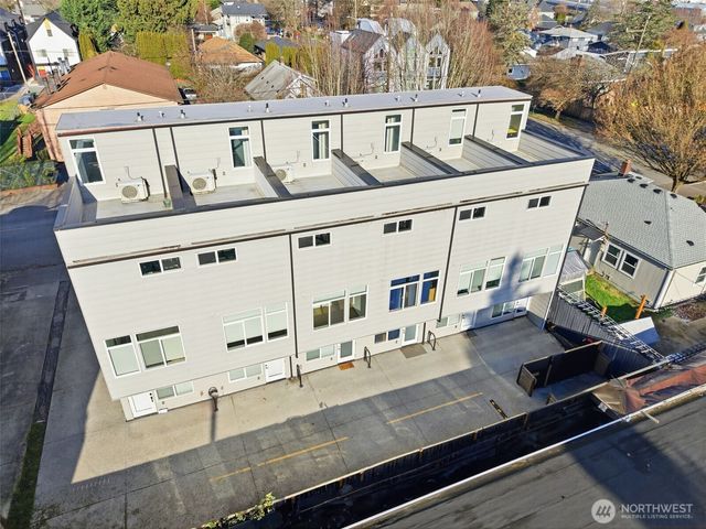 1055 S Cloverdale Street, Seattle, WA 98108
