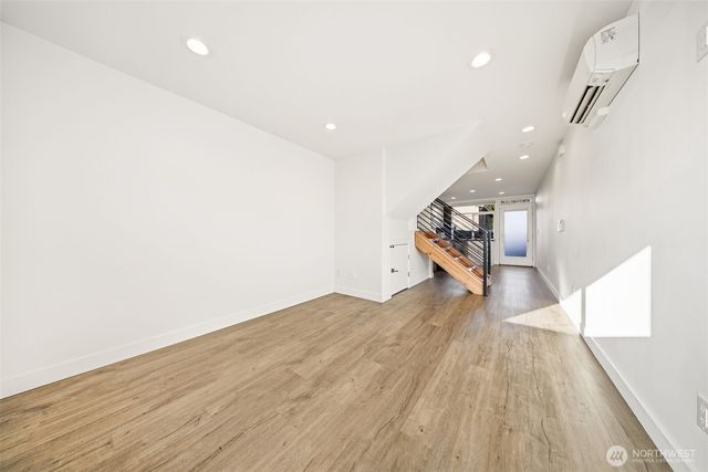 1055 S Cloverdale Street, Seattle, WA 98108