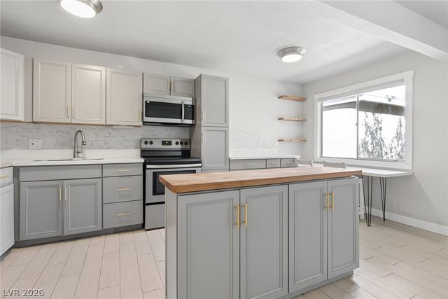 304 Orland Street 38, Las Vegas, NV 89107