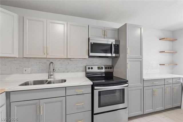 304 Orland Street 38, Las Vegas, NV 89107