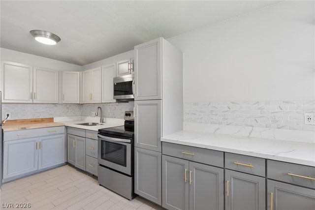 304 Orland Street 38, Las Vegas, NV 89107