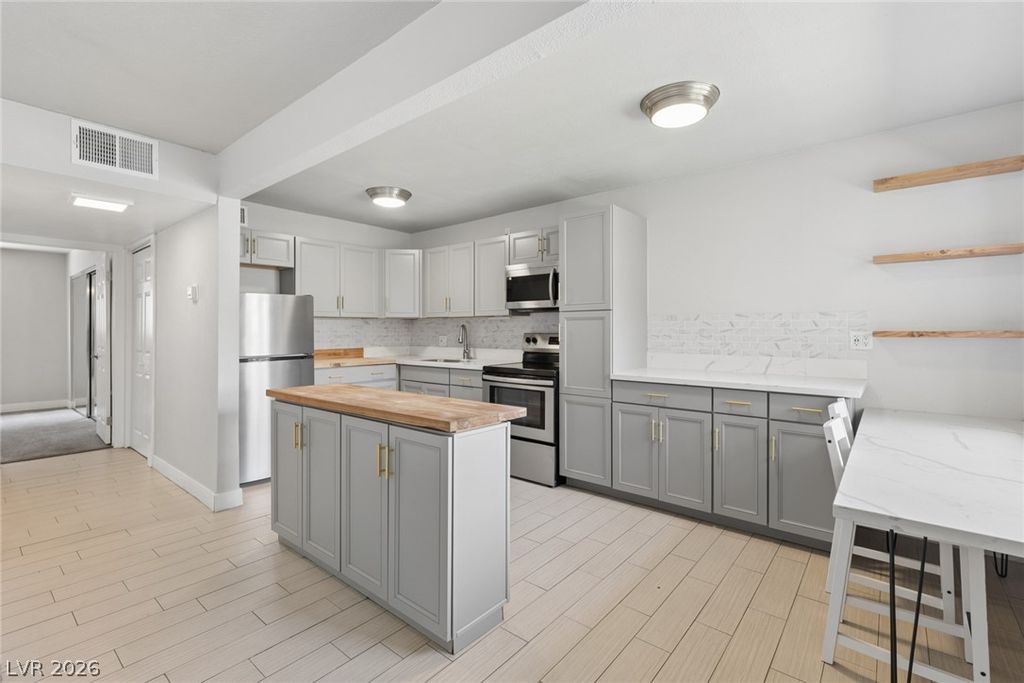 304 Orland Street 38, Las Vegas, NV 89107