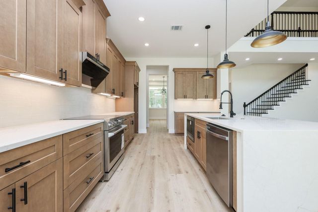 8806 Dogwood Dr, Tomball, TX 77375